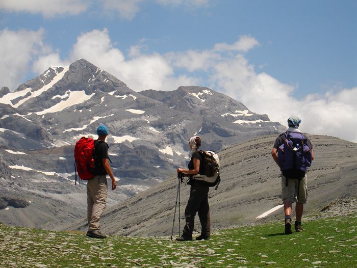 Image Tour et ascension du Mont Perdu (3355 m) par la Vire des Fleurs