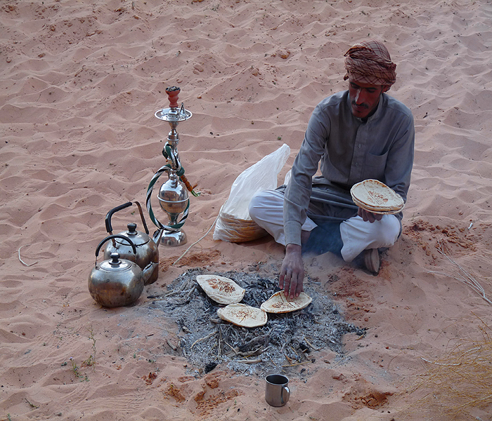 Cuisson du pain dans le Wadi Rum - Sarah M.