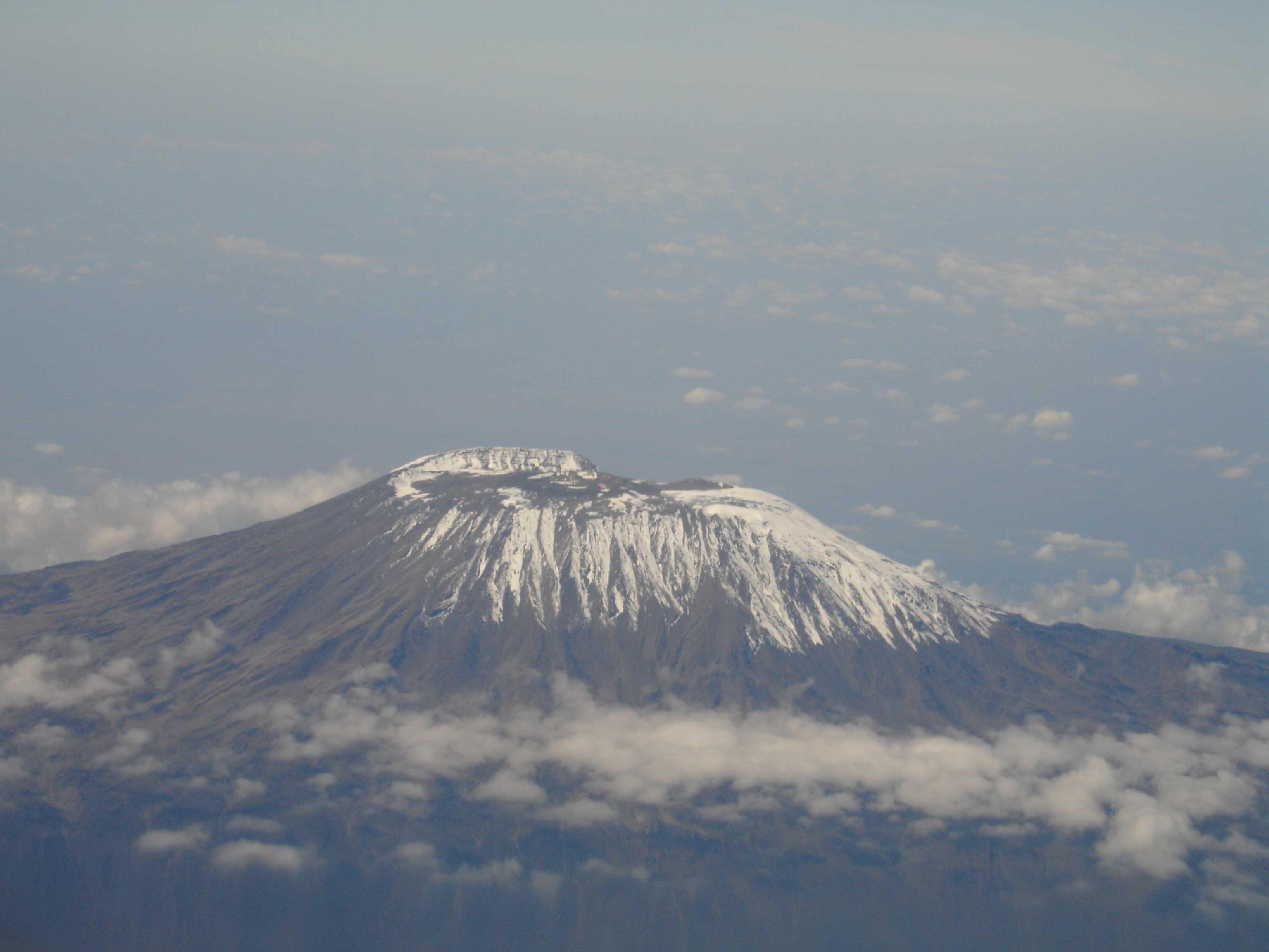 Voyage à pied : Kilimandjaro, voie Marangu (5 895 m)